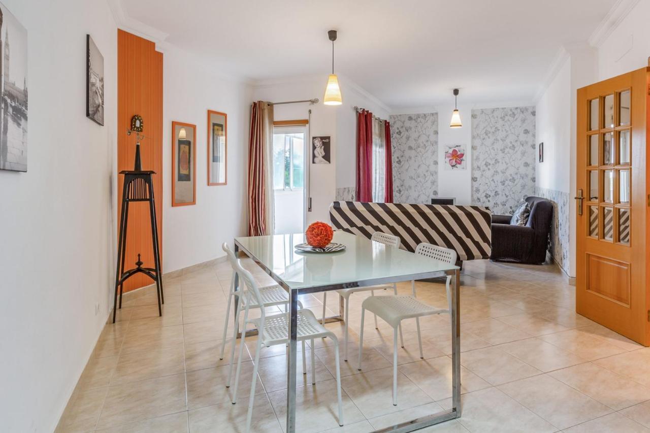 Spacious 2 Bdr Apartment W/ Patio By Lovelystay Armação de Pêra Kültér fotó