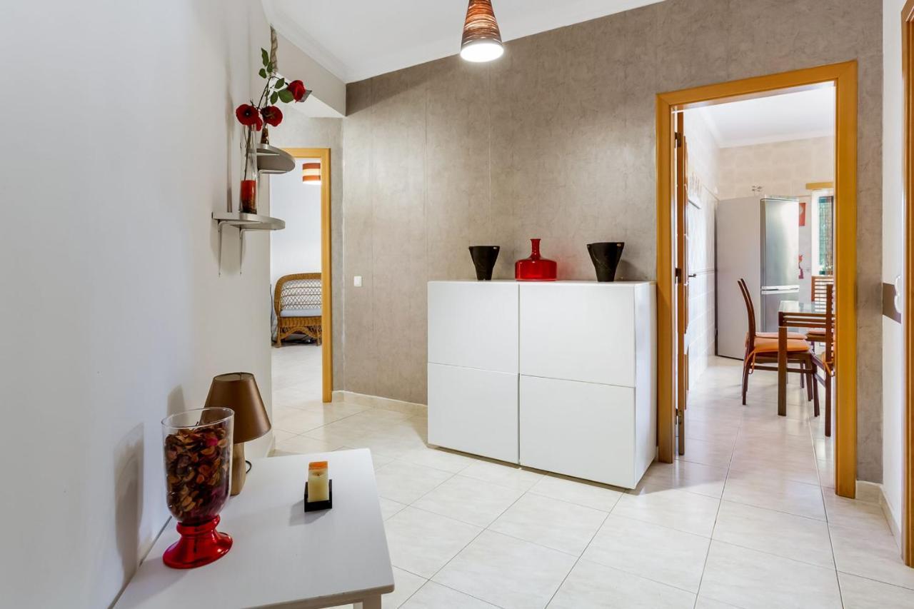Spacious 2 Bdr Apartment W/ Patio By Lovelystay Armação de Pêra Kültér fotó