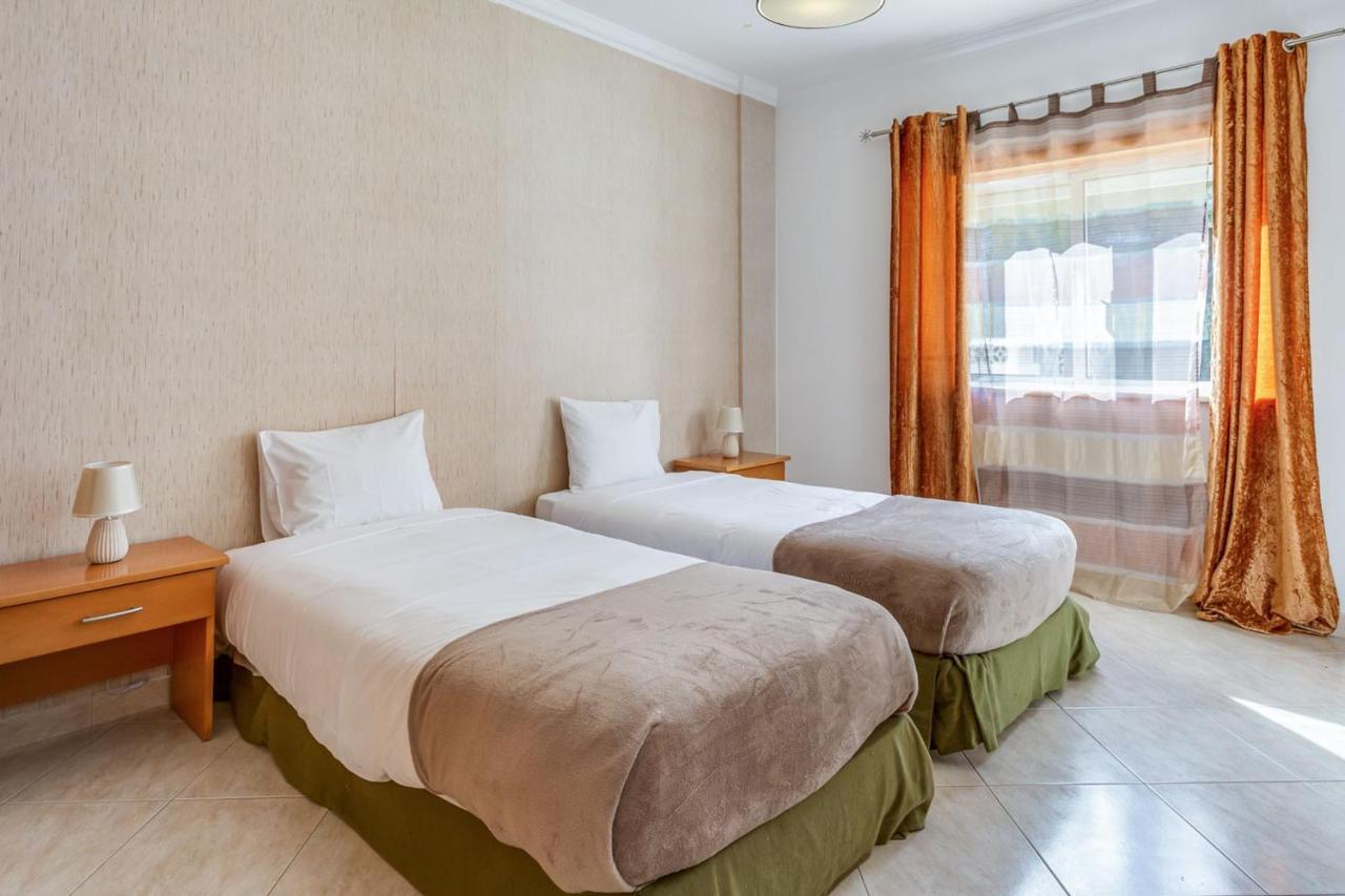 Spacious 2 Bdr Apartment W/ Patio By Lovelystay Armação de Pêra Kültér fotó