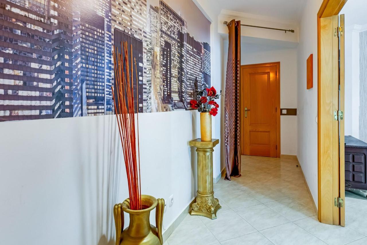 Spacious 2 Bdr Apartment W/ Patio By Lovelystay Armação de Pêra Kültér fotó